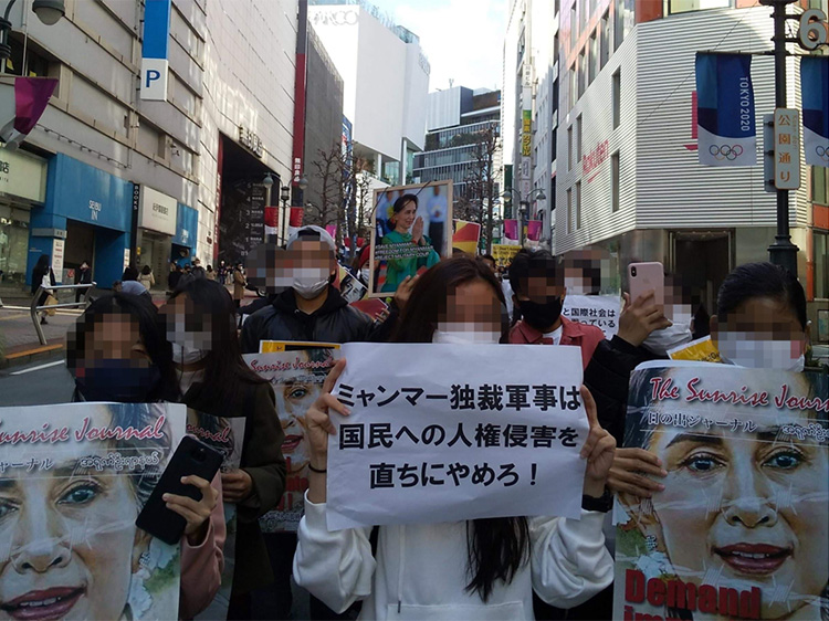 東京でデモ行進する在日ミャンマー人の方たち